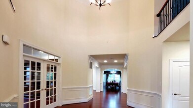 12614 Winter Wren Ct in Herndon, VA - Building Photo - Building Photo