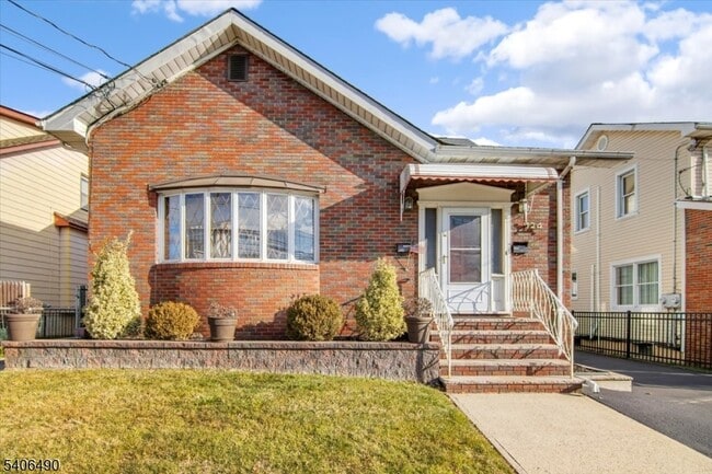 property at 124 Colfax Ave