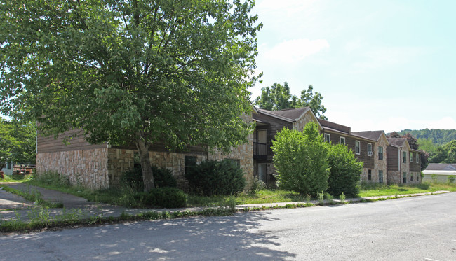 111 W Main St in Ansted, WV - Building Photo - Building Photo