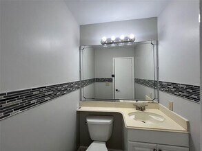 15 Sandpebble Dr in The Woodlands, TX - Building Photo - Building Photo