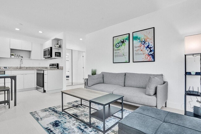 210 SE 4th St in Hallandale Beach, FL - Building Photo - Building Photo