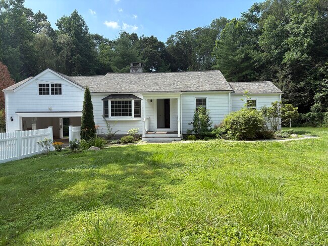 158 Jelliff Mill Rd in New Canaan, CT - Building Photo - Building Photo