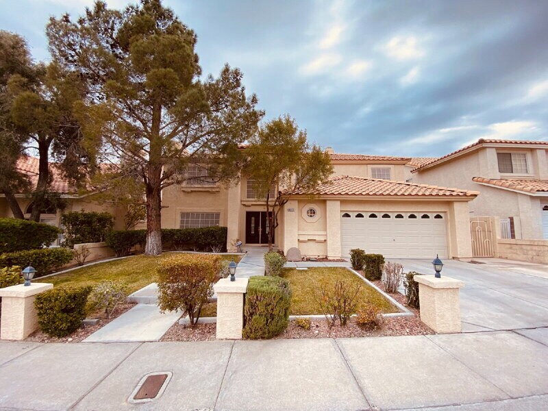 8217 Ocean Terrace Way in Las Vegas, NV - Building Photo