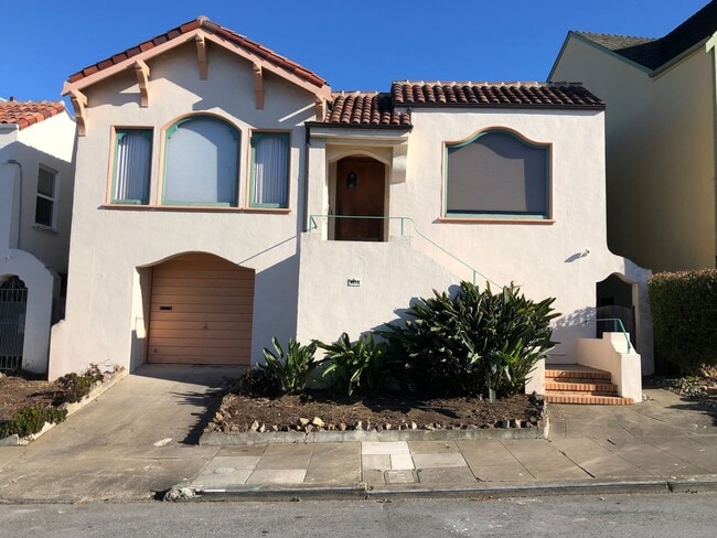 property at 755 Darien Wy