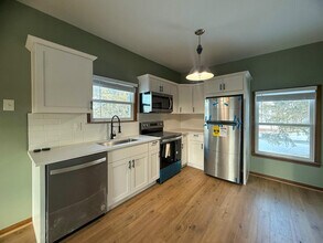 36465 Main St in New Baltimore, MI - Building Photo - Building Photo