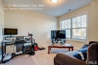 7716 Weathered Oak Way in Raleigh, NC - Building Photo - Building Photo