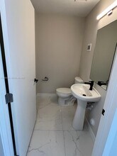 25707 SW 144th Ave in Naranja, FL - Building Photo - Building Photo