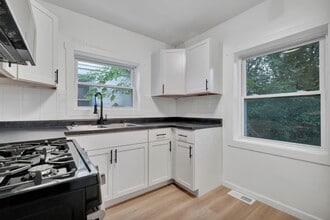 1225 Regent St in Lansing, MI - Building Photo - Building Photo