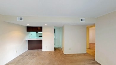 Woodlake in Memphis, TN - Building Photo - Interior Photo