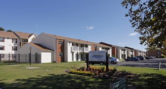 Spring Creek in Norfolk, VA - Building Photo