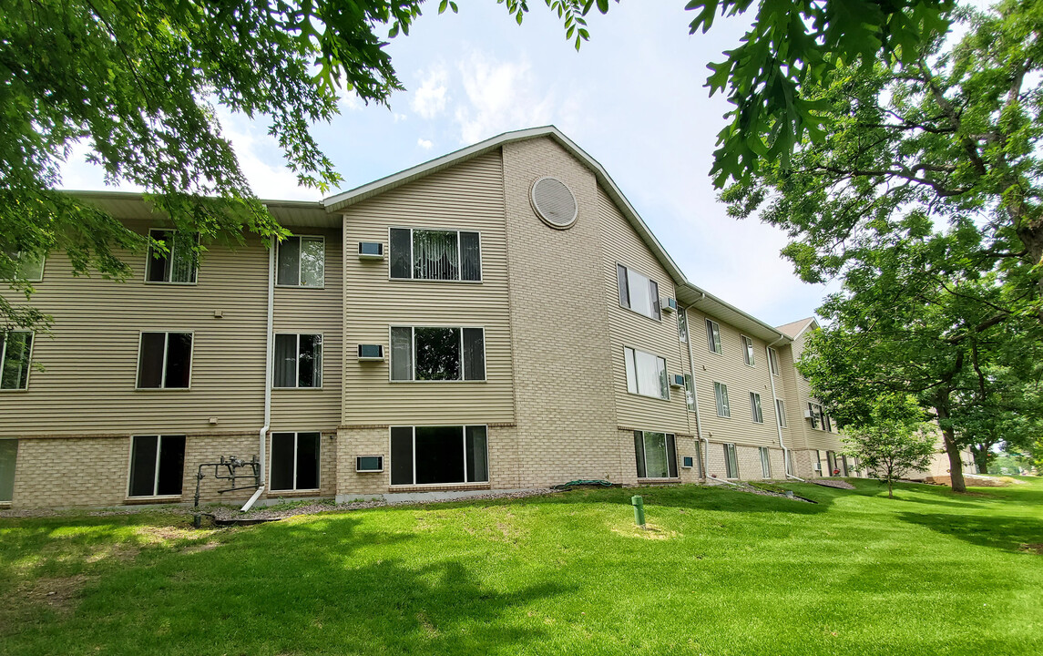 Oak Hills Manor - Ages 55+ in Circle Pines, MN - Building Photo