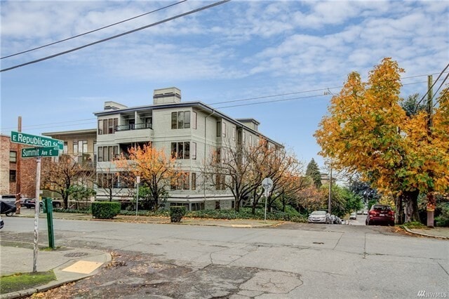 435 Summit Ave E in Seattle, WA - Building Photo - Building Photo