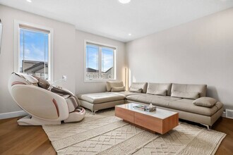 187 Carringford Rd NW in Calgary, AB - Building Photo - Building Photo