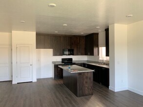440 W 85 S in Providence, UT - Building Photo - Building Photo