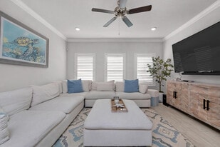 382 Lightning Bug Ln in Freeport, FL - Building Photo