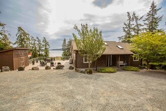 874 Buena Vista Pl in Greenbank, WA - Building Photo - Building Photo