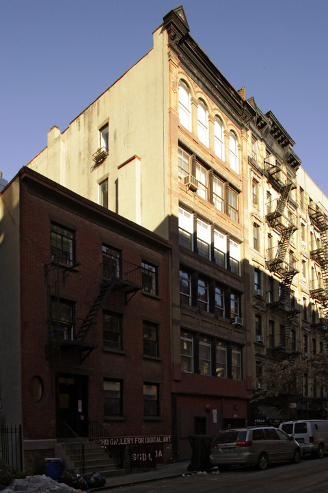 140 Sullivan St in New York, NY - Building Photo