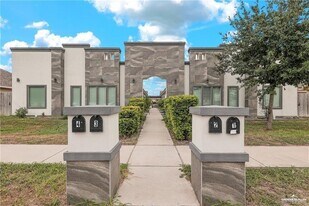 7 Larkspur Ave in Edinburg, TX - Building Photo