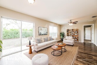 1828 NW 13th Terrace, Unit Main-444 in Cape Coral, FL - Foto de edificio - Building Photo