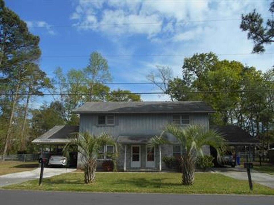 411 S Poplar Dr in Surfside Beach, SC - Building Photo