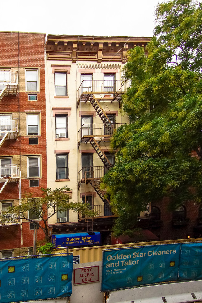 309 E 83rd St in New York, NY - Foto de edificio - Building Photo