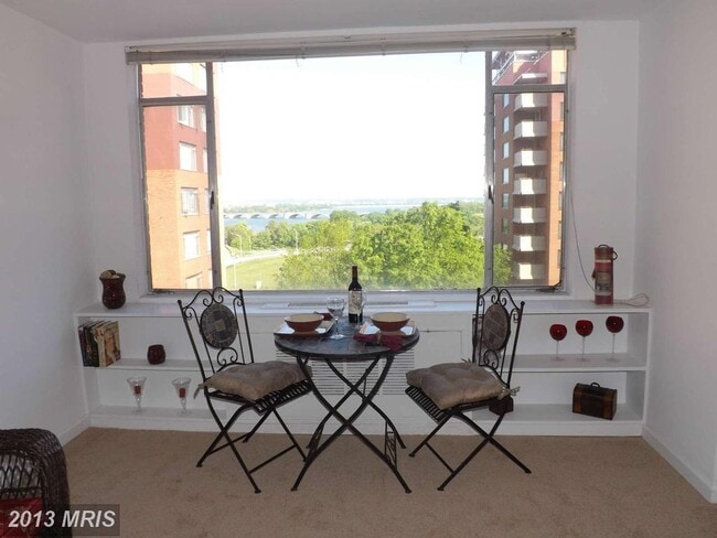 property at 1021 Arlington Blvd