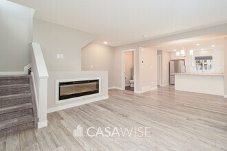 1005-1005 Graydon Hill Blvd SW in Edmonton, AB - Building Photo - Building Photo