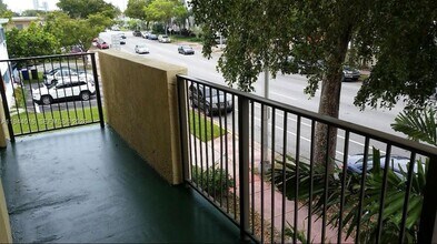 1975 Normandy Dr in Miami Beach, FL - Building Photo - Building Photo