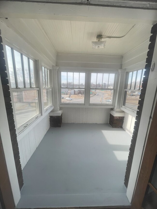 609 Wellington Ct in Waterloo, IA - Foto de edificio - Building Photo