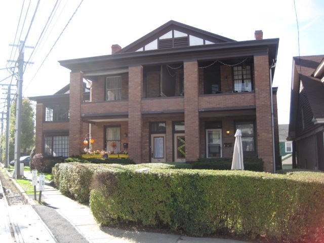 1477 Dormont Ave in Pittsburgh, PA - Building Photo