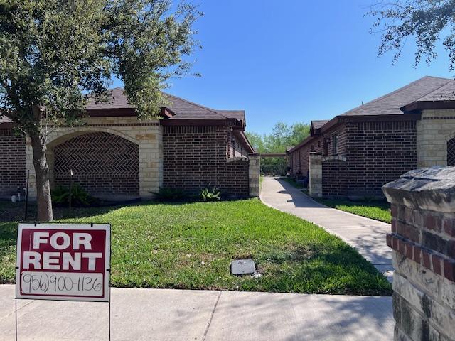 1416 Leann Rimes Rd in Edinburg, TX - Building Photo