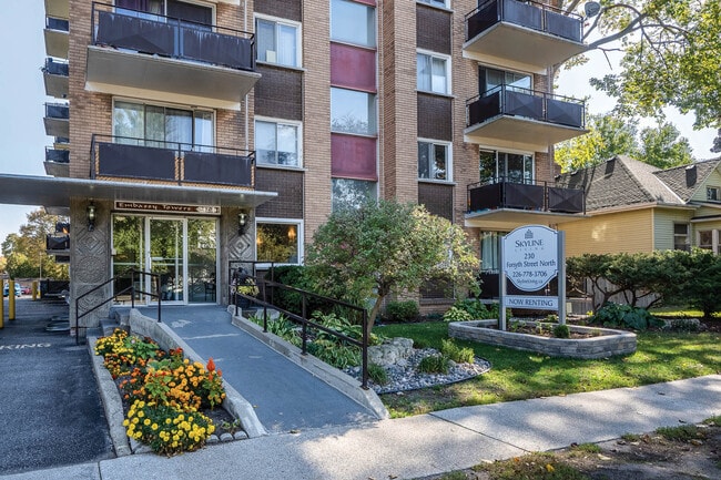 Embassy Apartments in Sarnia, ON - Building Photo - Building Photo