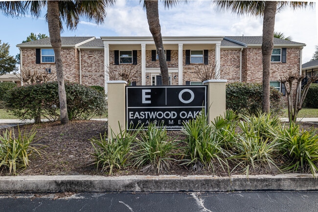 Eastwood Oaks