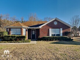 4609 Lakes Edge Cove in Pinson, AL - Building Photo