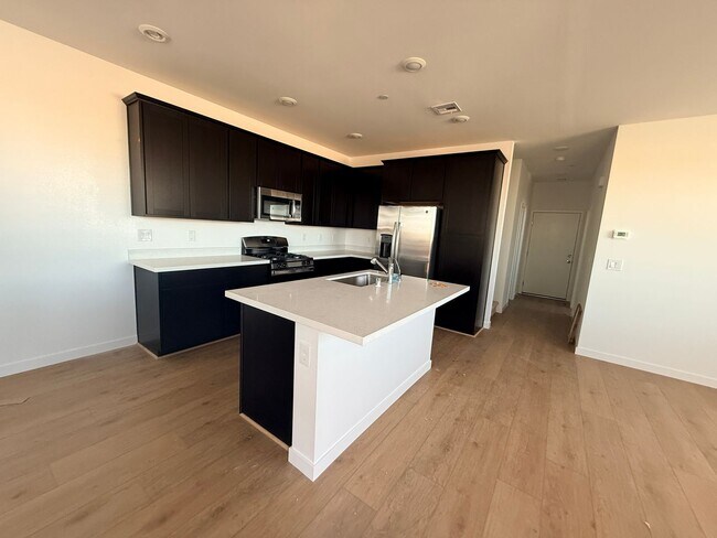 1512 Maya Xing Ave in Henderson, NV - Building Photo - Building Photo