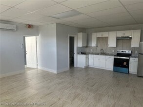 241 S Commerce Ave in Sebring, FL - Building Photo - Building Photo