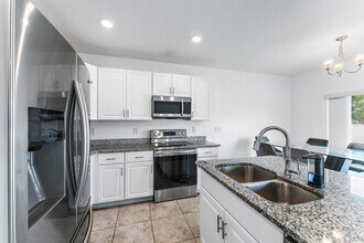 1053 SW Coleman Ave in Port St. Lucie, FL - Building Photo - Building Photo