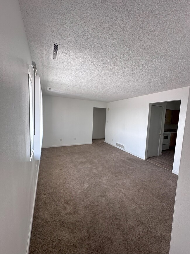 1627 W Maple St in Rawlins, WY - Building Photo - Building Photo