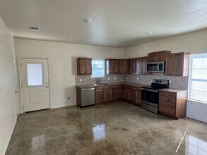 143 Carley Ct in Ltl Rvr Acad, TX - Building Photo - Building Photo