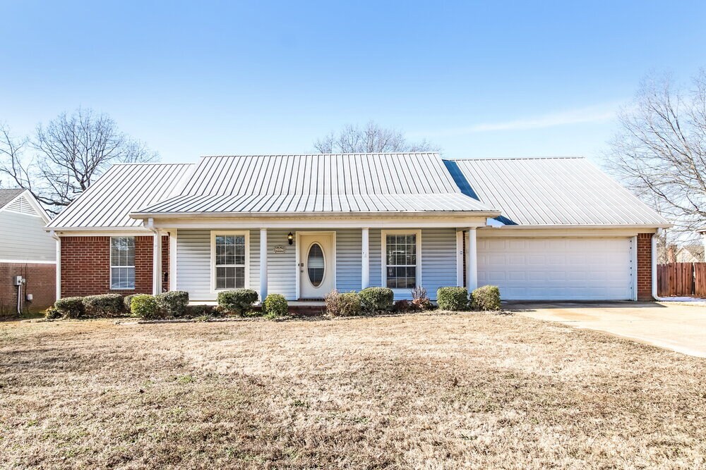 6063 Choctaw Trail in Olive Branch, MS - Building Photo