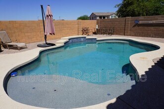 6964 S Tucana Ln in Gilbert, AZ - Foto de edificio - Building Photo