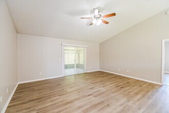 1338 Pawnee St in Orange Park, FL - Foto de edificio - Building Photo