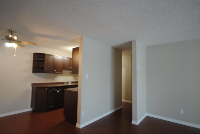 10735-10735-127 127 St in Edmonton, AB - Building Photo - Building Photo