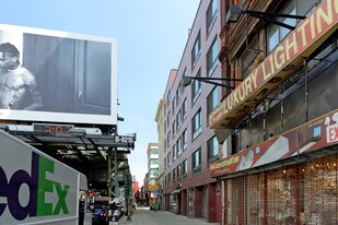 252 Broadway in Brooklyn, NY - Building Photo