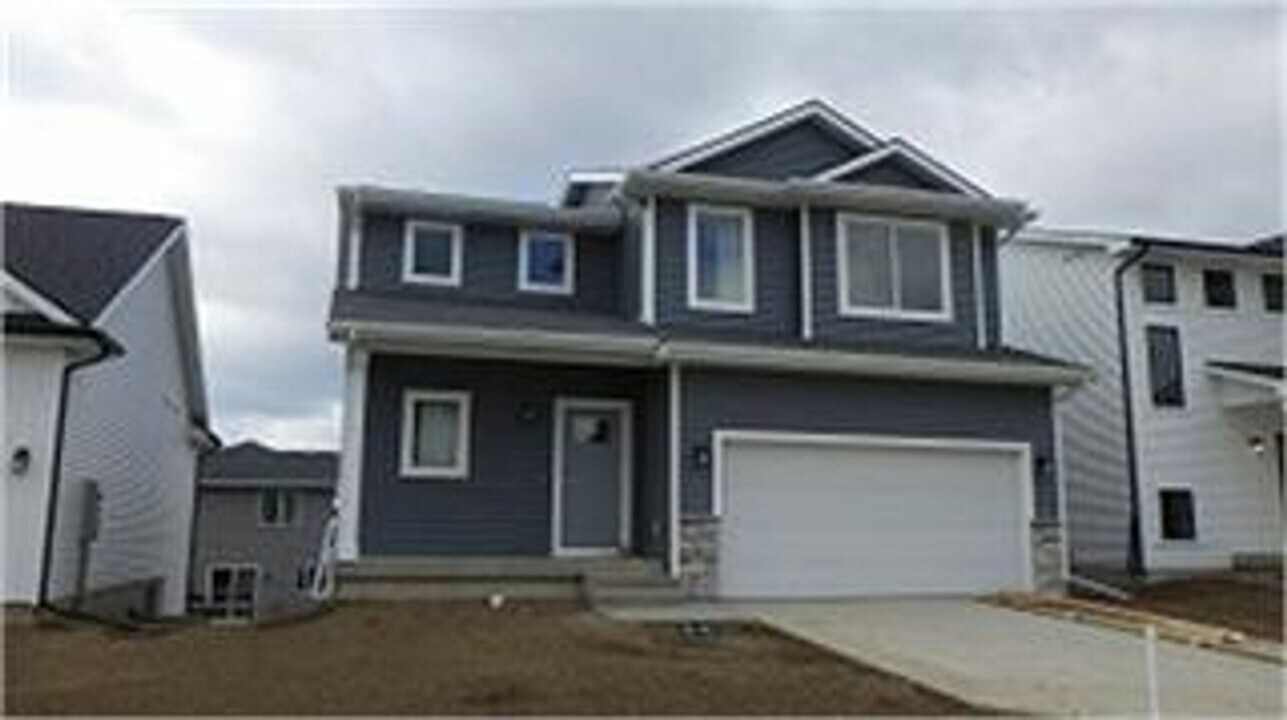 1745 Willow Ct in Norwalk, IA - Building Photo