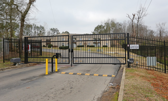 The Pines Apartments in Bessemer, AL - Building Photo - Building Photo