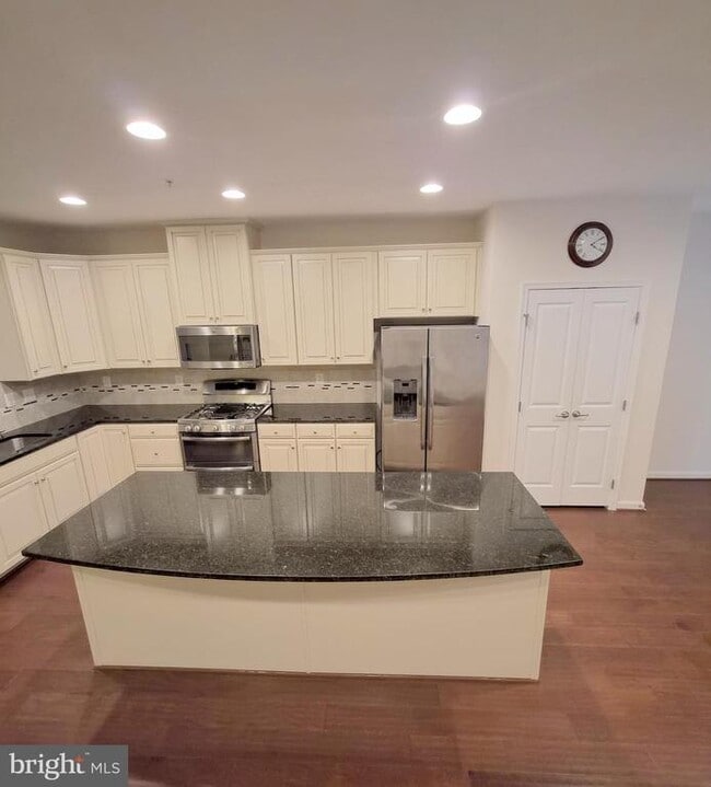 9128 Landon House Ln in Frederick, MD - Building Photo - Building Photo