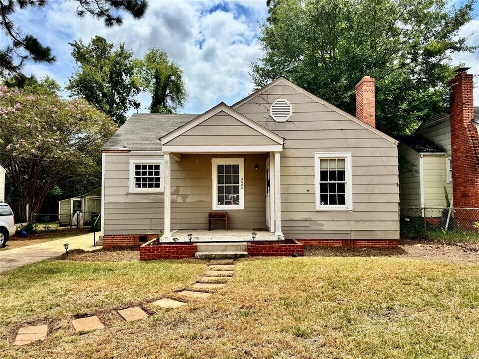 2082 Johnson St in Montgomery, AL - Building Photo