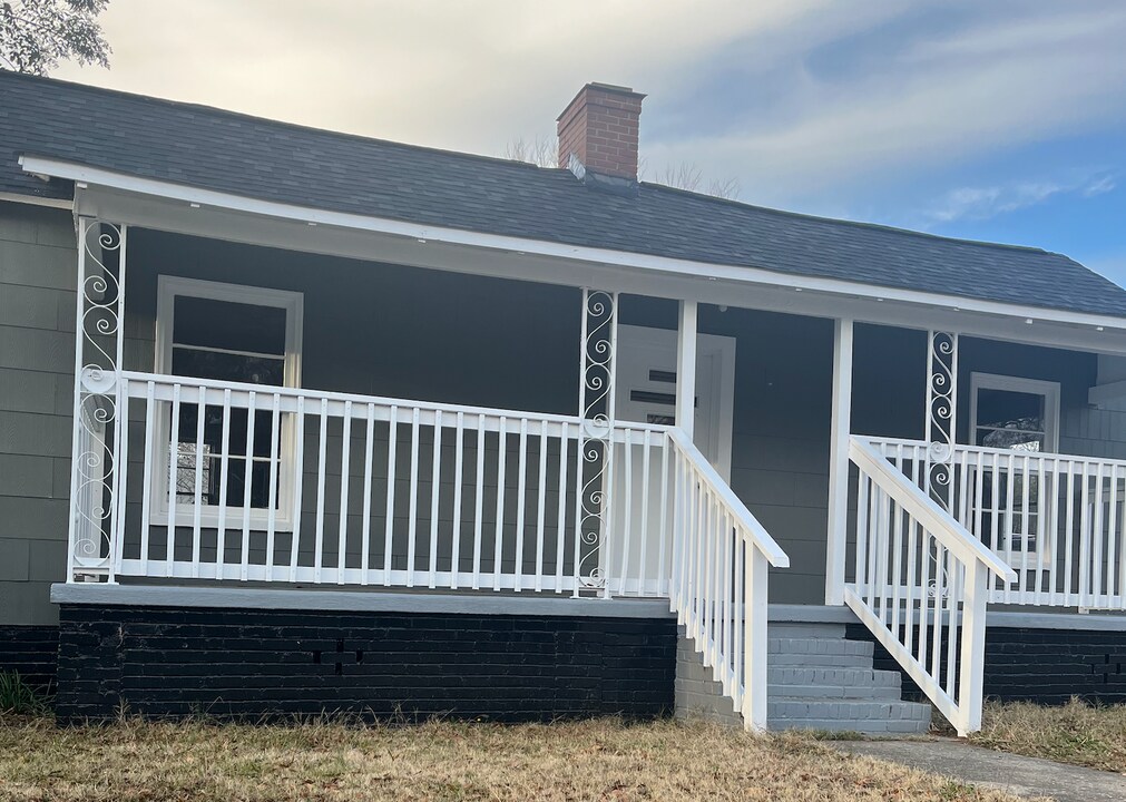 542 Green St in Woodruff, SC - Building Photo