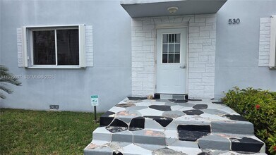 530 SW 10th St in Miami, FL - Building Photo - Building Photo